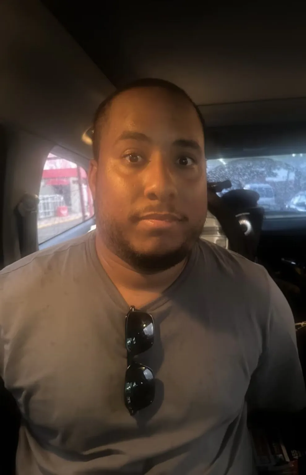 Fernando González Ramírez, de 32 años, está acusado de agredir de manera íntima a varios niños mientras ayudaba a dirigir un programa de béisbol juvenil en Franklin, Tennessee. (Crédito: Servicio de Alguaciles de Estados Unidos (USMS))
