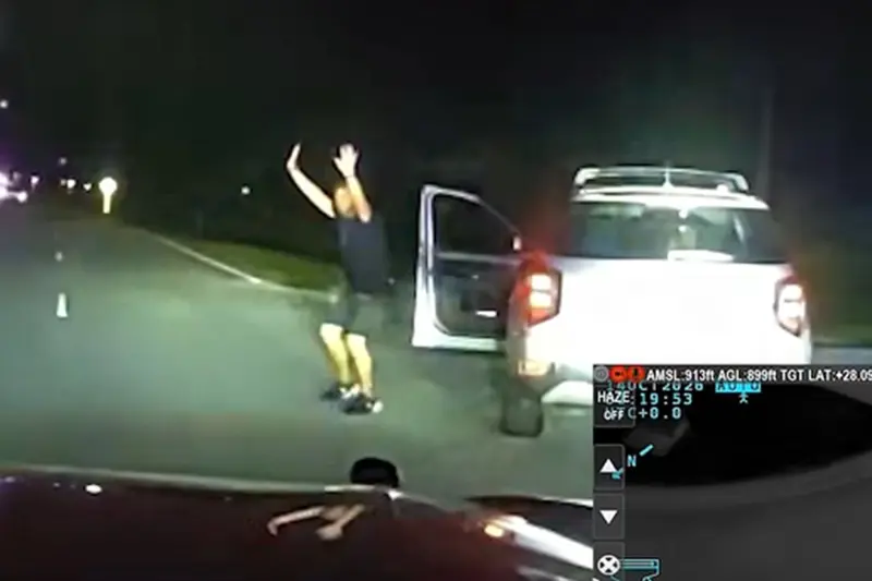 Smith apareció en un bar el martes poco antes de las 9 de la noche y parecía estar "cazando" a la víctima, según testigos, quienes añadieron que parecía "poseído".Oficina del Sheriff del Condado de Pinellas