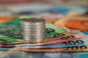 Cómo reclamar el dinero no reclamado de un familiar fallecido en Estados Unidos