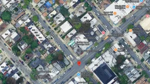 Policía revisa cámaras por hallazgo en Brooklyn